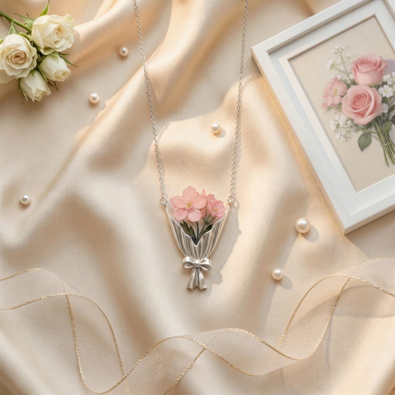 💐Floral Bouquet Necklace - Flower Holder Pendant