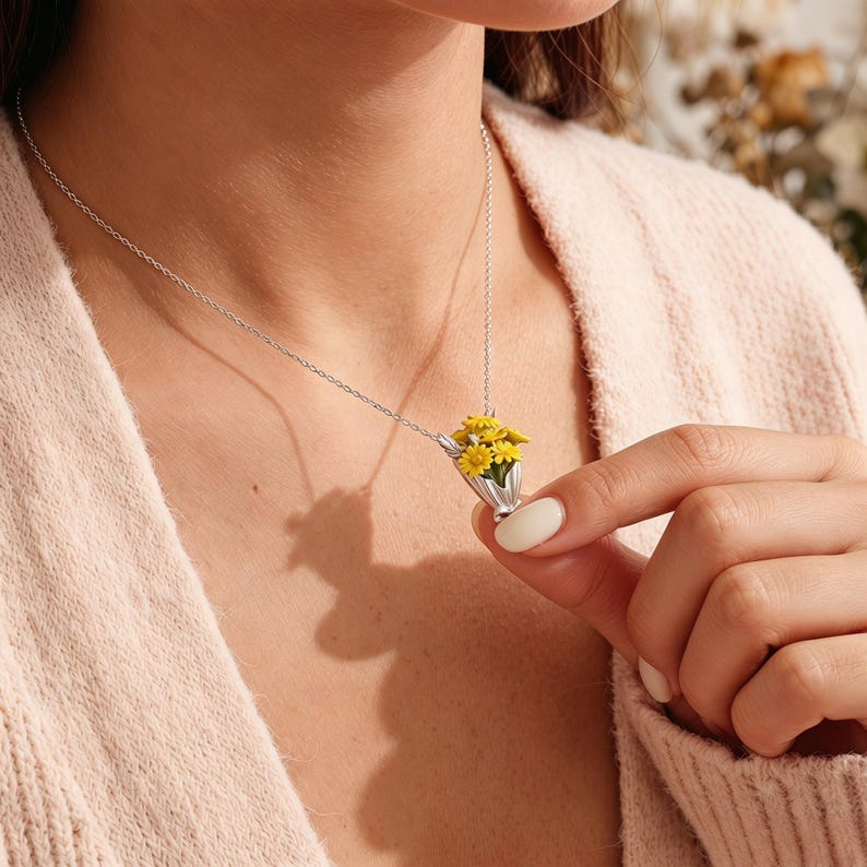 💐Floral Bouquet Necklace - Flower Holder Pendant